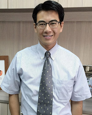 張允文 教授