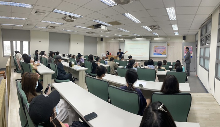 統一證券台中分公司資深經理許瑞明-金融職場就業準備與職涯規劃1