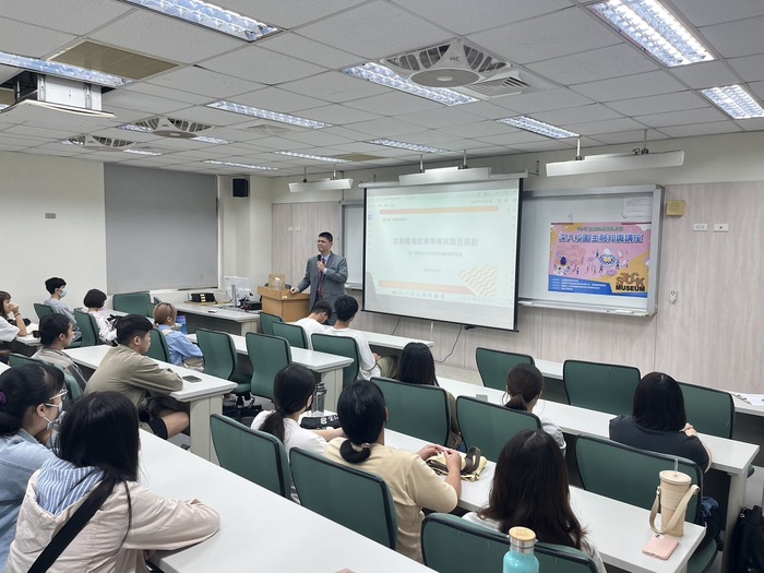 統一證券台中分公司資深經理許瑞明-金融職場就業準備與職涯規劃3